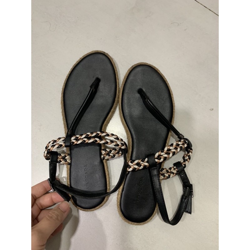 Thanh lý giày sandal vascara