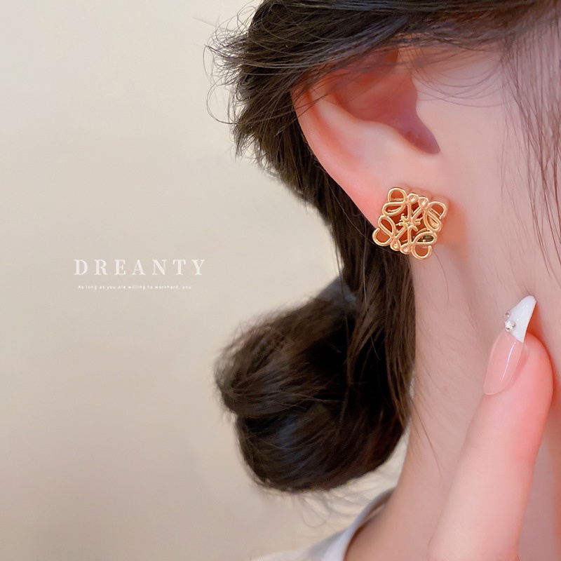 Bông Tai Mạ Bạc Họa Tiết Thổ Cẩm Kiểu Dáng Đơn Giản Phong Cách Mới