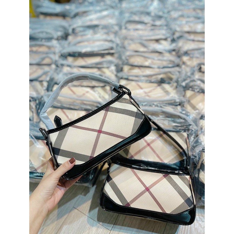 Túi kẹp nách B.b.Ri viền đáy