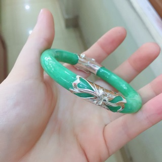 Vòng ngọc bọc bạc