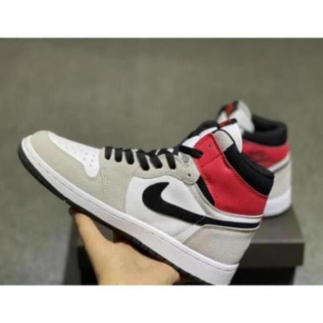 [SneeKeezz] Giày thể thao AIR JORDAN 1 Retro High Light Smoke Grey xám tai đỏ cao cổ ;