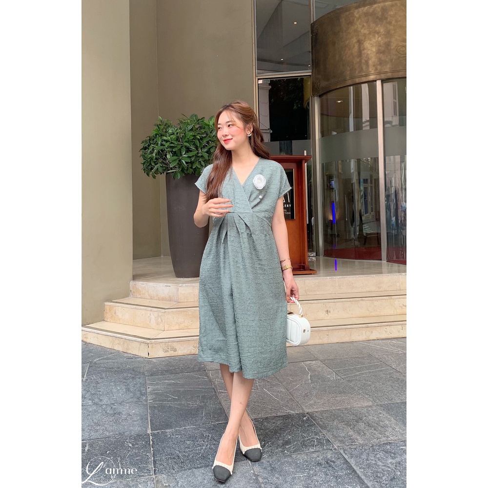 [NEW ARRIVAL] Đầm bầu cổ tim HOLY DRESS, váy bầu chất xốp lạ mắt, thoáng mát thiết kế bởi L'amme (không kèm hoa cài)