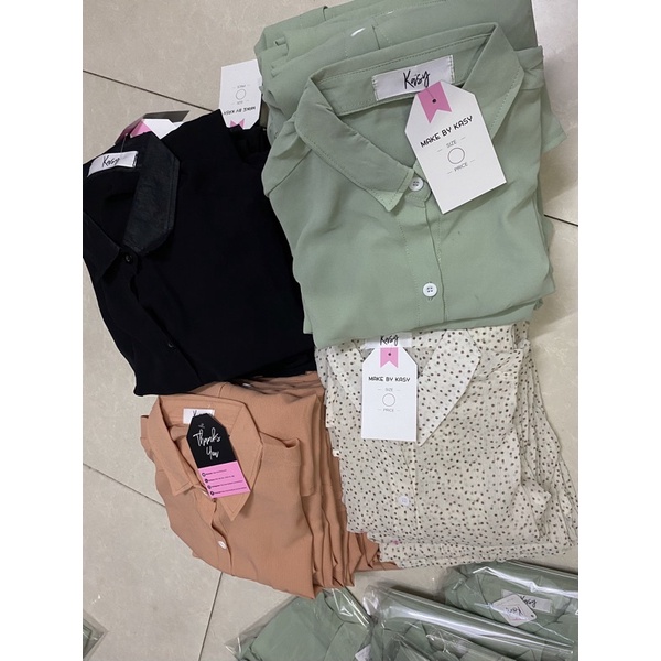 ÁO SƠ MI MÀU XANH MINT KHOAC NGOAI CÁ TÍNH