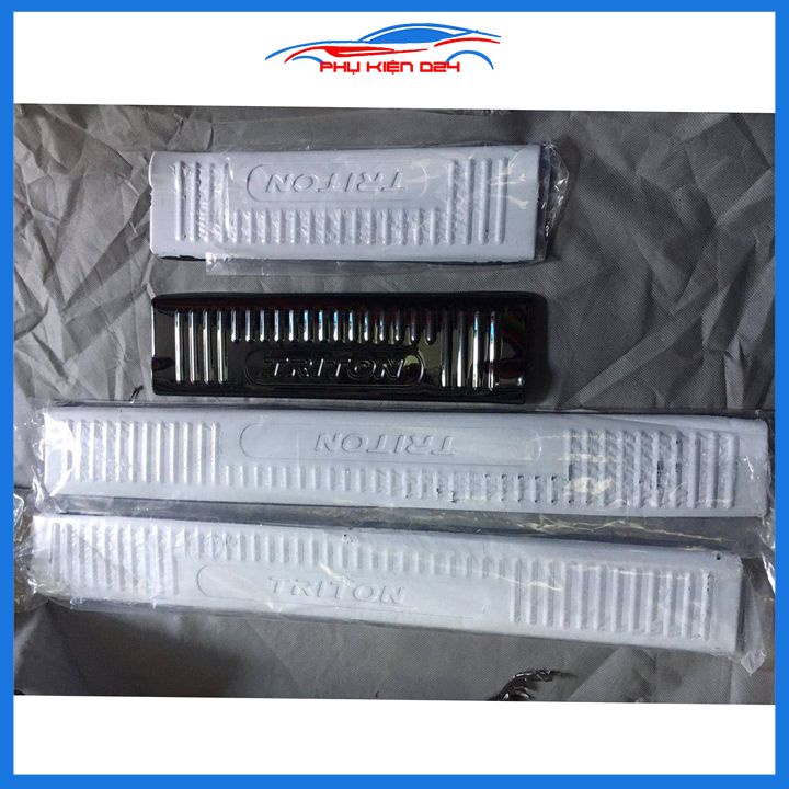 Ốp bậc cửa, nẹp bước chân trong Triton 2015-2016-2017-2018-2019-2020-2021 vân titan chống trầy bảo vệ xe