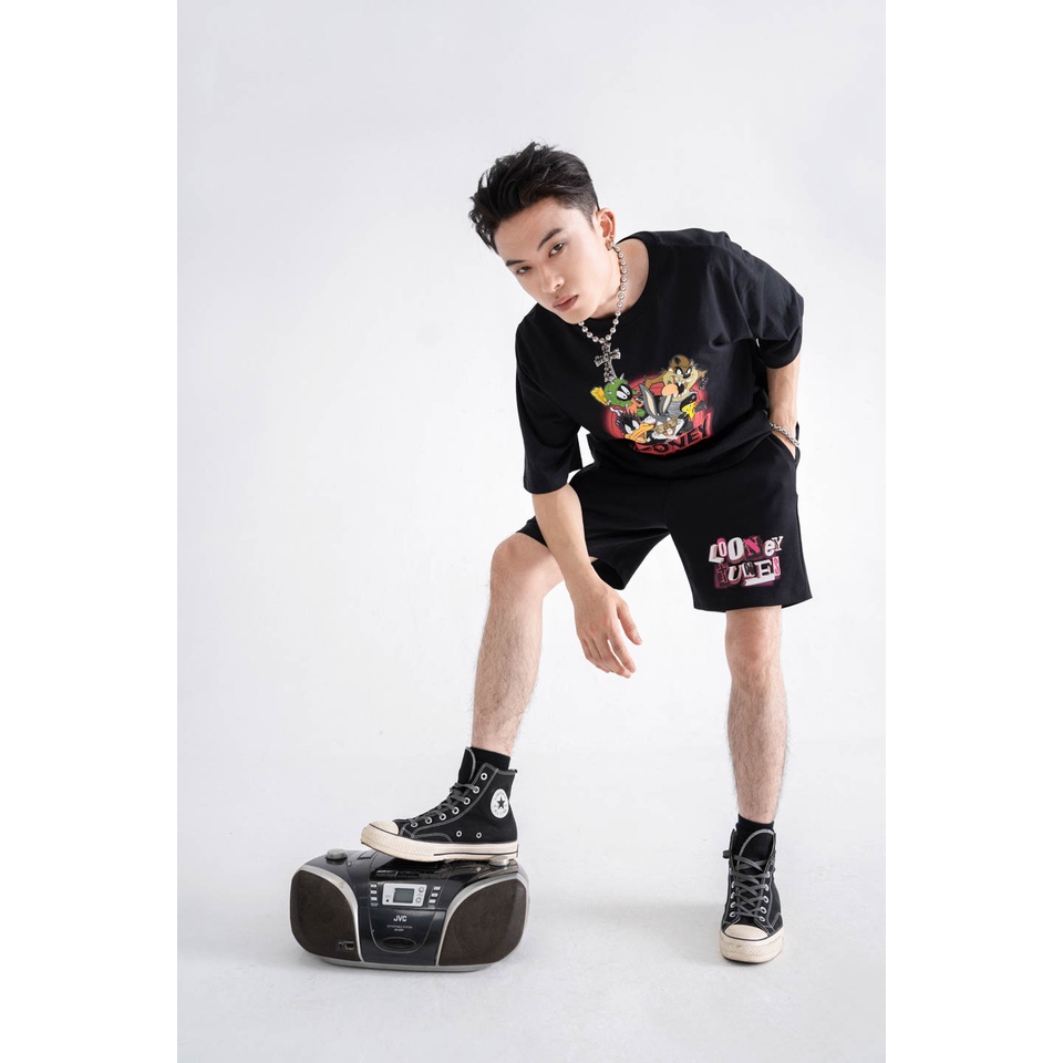 Quần Short BOO Unisex Dáng Bermuda In Logo LooneyTunes