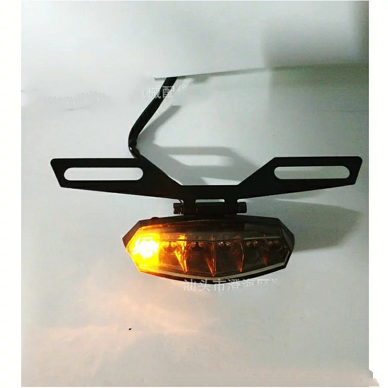 Đèn phanh kèm giá treo bản số ( có đèn phanh và xi nhan )