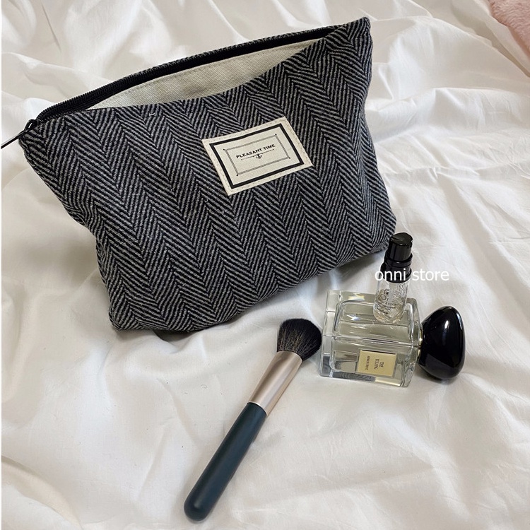 Túi đựng mỹ phẩm/ son môi bằng len thời trang thiết kế tiện dụng | BigBuy360 - bigbuy360.vn