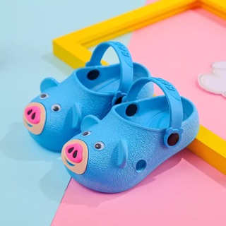 Dép lợn nhựa có quai