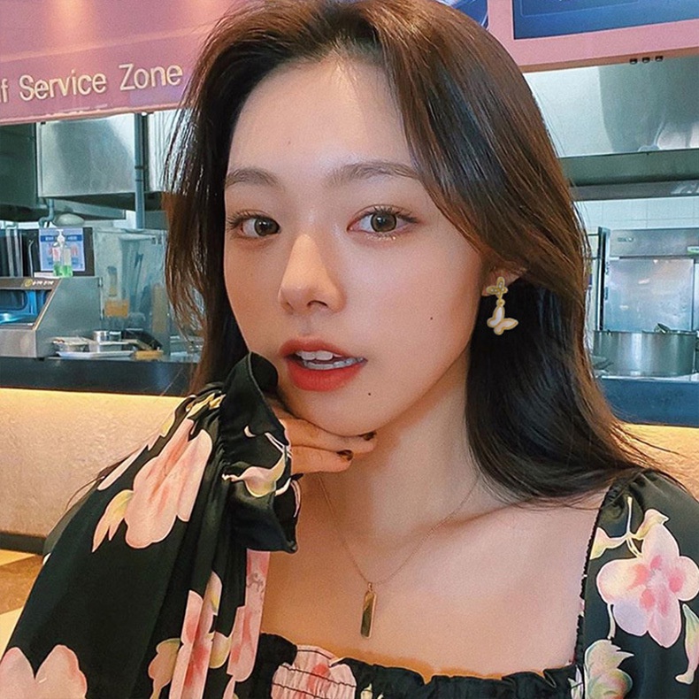 Khuyên Tai Hình Bướm Đính Đá Zircon Phong Cách Hàn Quốc