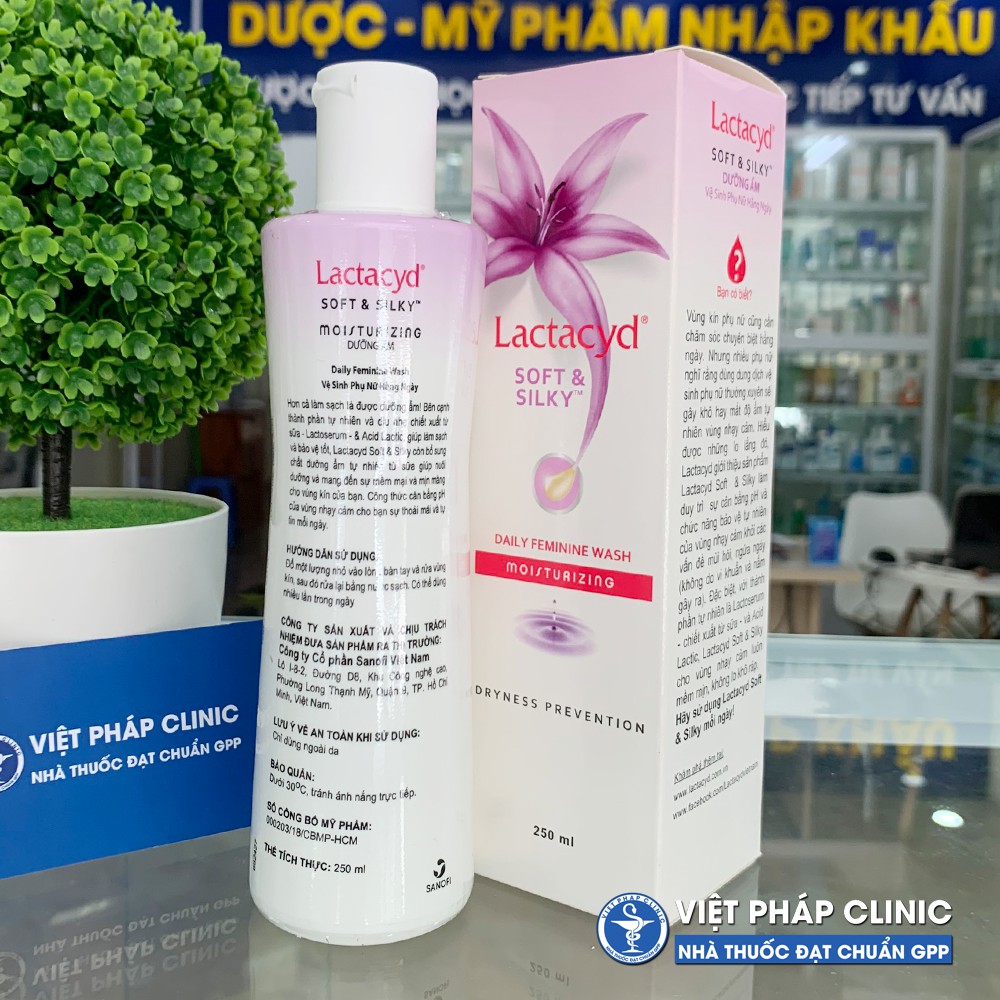 Dung dịch vệ sinh Lactacyd dưỡng ẩm, ngăn ngừa khô ráp