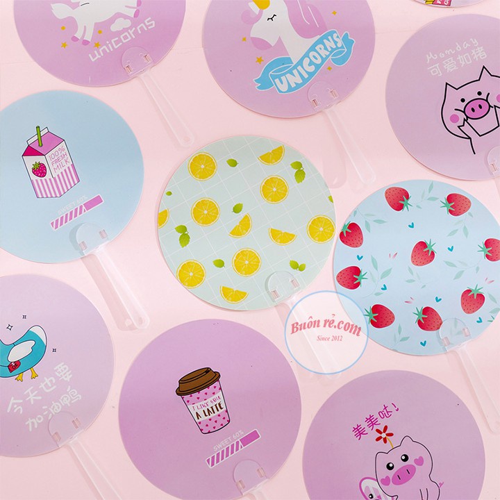 Quạt cầm tay mini hình tròn hoạt hình bằng nhựa nhiều họa tiết cute, xua tan nắng hè –Buôn rẻ 01092
