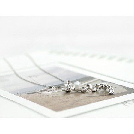 Dây chuyền hình chữ Love đính đá hợp thời trang