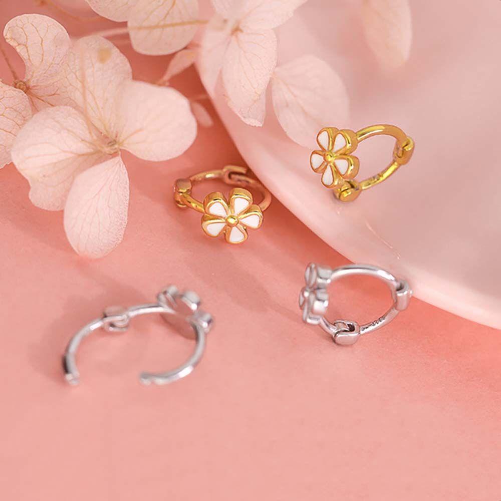 Bông Tai Hình Hoa Cúc Nhỏ Dễ Thương Ngọt Ngào Cho Nữ