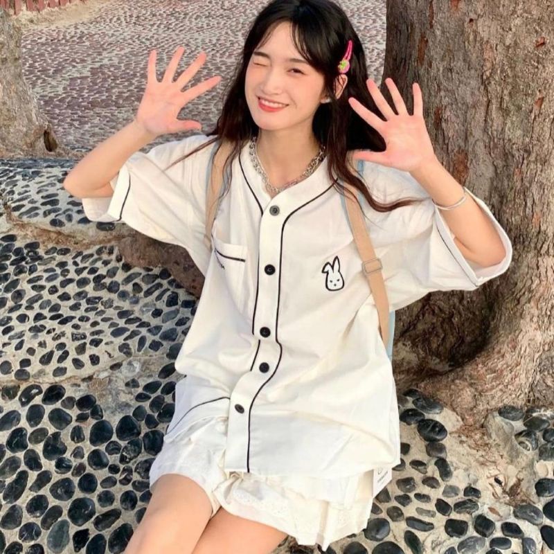 Áo Sơ Mi  Logo Thỏ Nữ [FREESHIP]Áo sơ mi trắng cổ V  hình cute Uzzalang