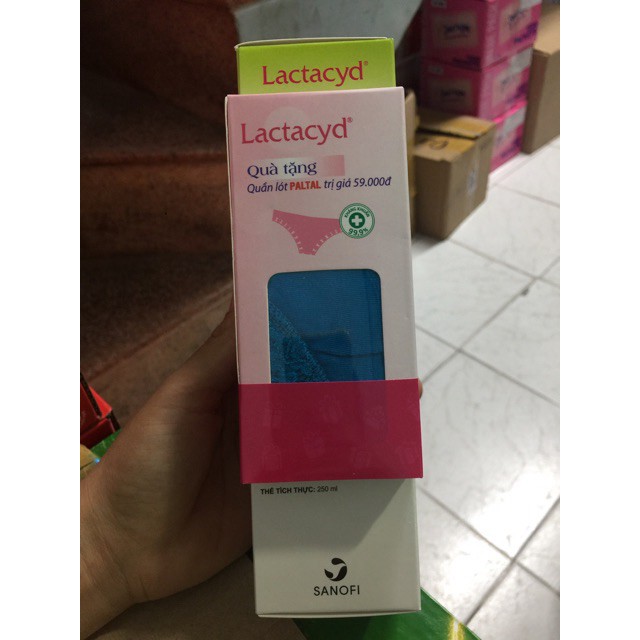 dung dich vệ sinh lactacyd trầu xanh 250ml [HÀNG TỐT}