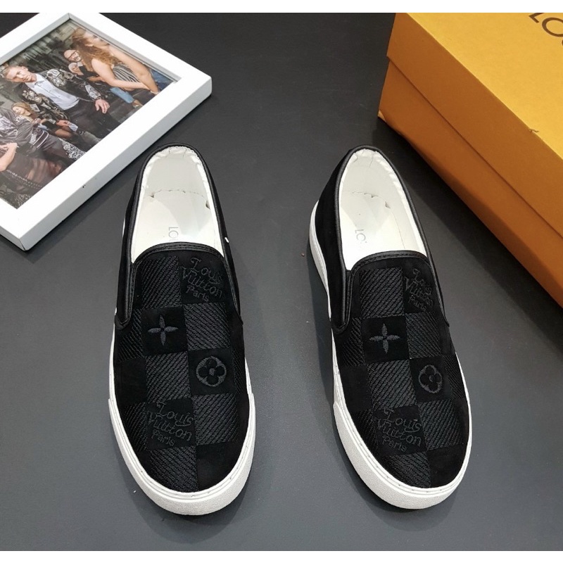 Giày slip on lv có hoạ tiết dập chìm đế trắng, Giầy sục thời trang nam phong cách trẻ trung btshop từ 38 đến 42