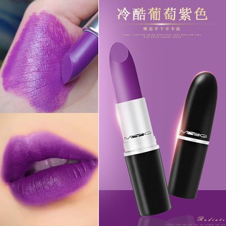 Son lì màu tím trang điểm cá tính
