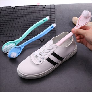 Bàn chải đánh giày cán dài có 2 đầu tiện lợi