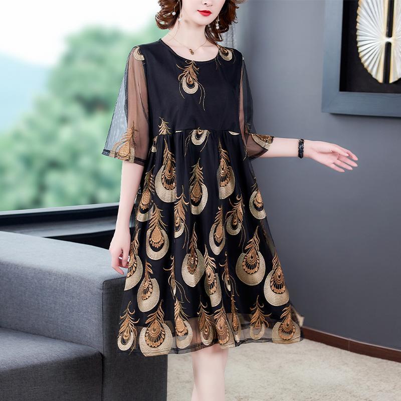 Đầm Phối Lưới Thêu Họa Tiết Chim Công Xinh Xắn Thời Trang 200 Jin Plus Size