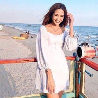 Đầm trắng tay thắt nơ