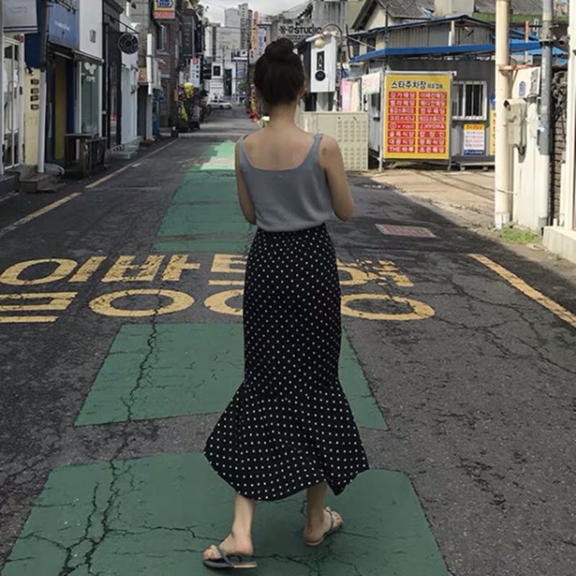 Chân váy dài đuôi cá chấm bi màu đen MV04 | BigBuy360 - bigbuy360.vn