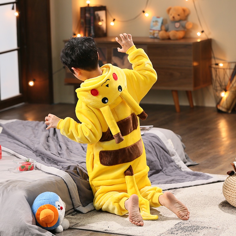 Bộ Đồ Ngủ Liền Thân Tay Dài Mềm Mại Giữ Ấm Mùa Đông Hình Pikachu Cho Bé