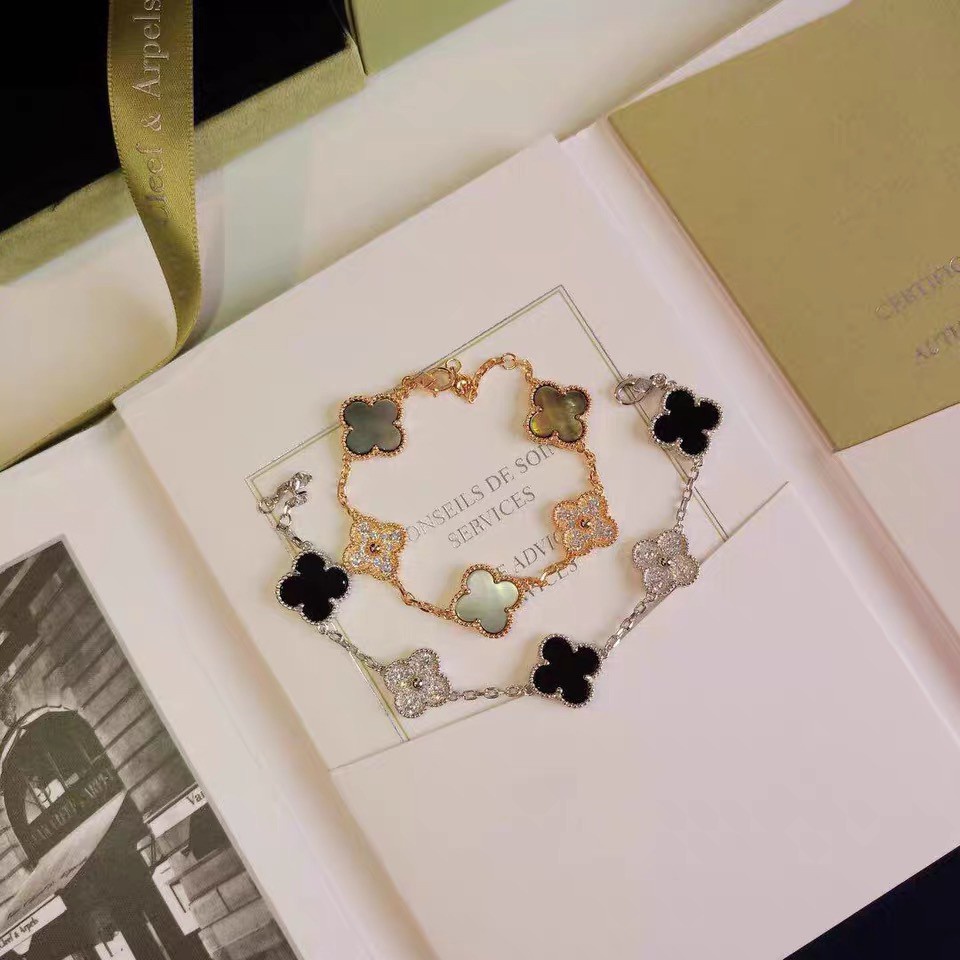 Cổ Điển Đẹp Thanh Lịch Bốn Lá Cỏ Ba Lá Mặt Dây Chuyền Mã Não Đầy Đủ Màu Sắc Kim Cương Phù Hợp Với Cô Gái Vòng Tay Nhỏ Tươi Mát Phong Cách Mori Đẹp Phụ Kiện Tay Multi - Color Tùy Chọn All - Match Thời Trang Mặc Phù Hợp Phụ Kiện Trang Sức Nhỏ Chống @