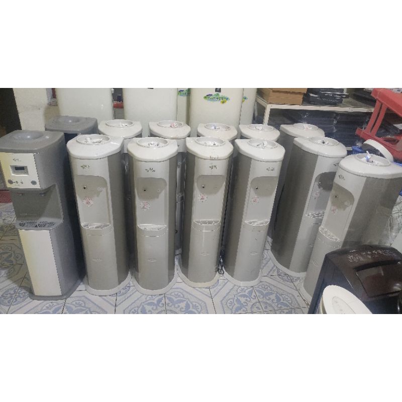 Cây nước nóng lạnh Nhật bãi 100v hiệu Aqua  made in hàn quốc