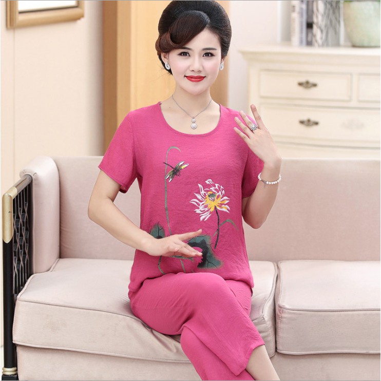 Bộ quần áo mặc nhà cho mẹ trung niên chất đũi thoáng mát