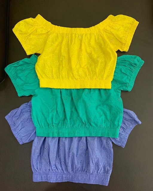 Áo croptop trễ vai