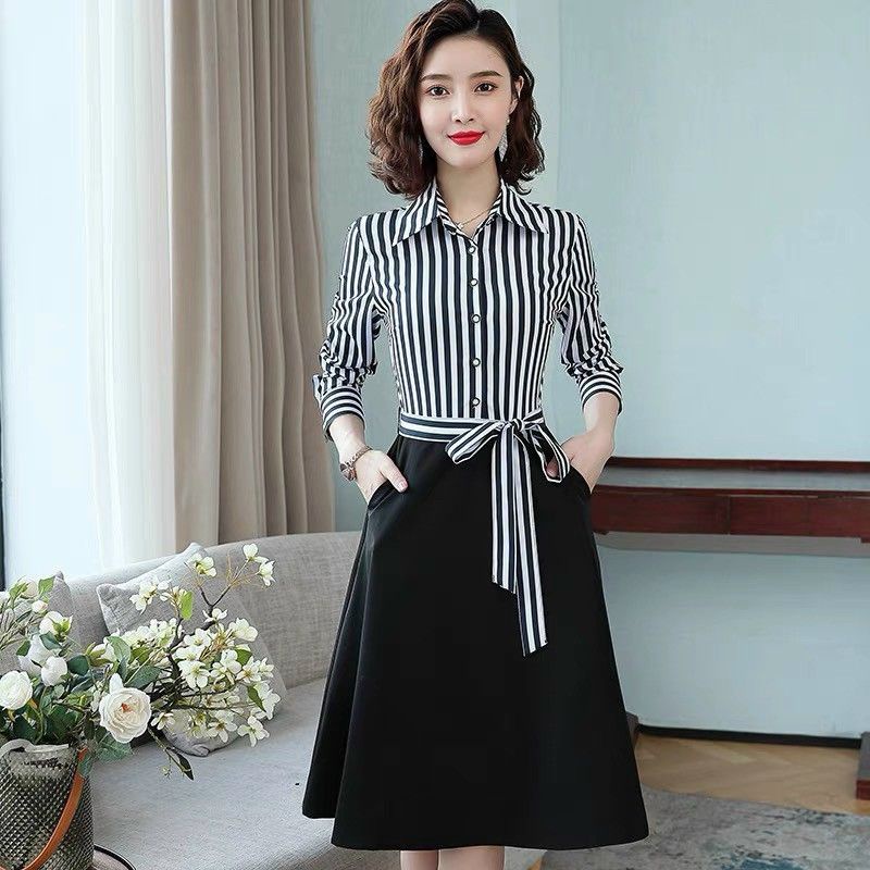 ĐẦM XÒE CÔNG SỞ KẺ SỌC PHỐI CHÂN VÁY ĐEN LIỀN