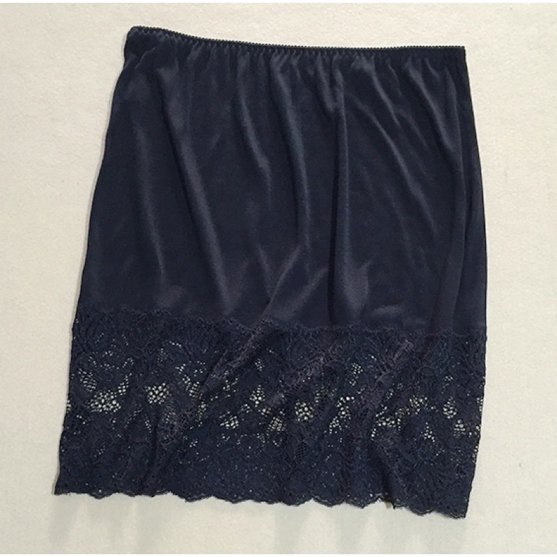 Chân váy lót ren bảng to form suông mặc trong váy