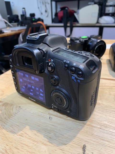 Máy ảnh canon 7D  đẹp