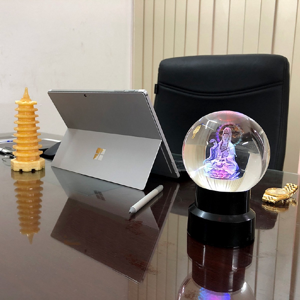Quả cầu phong thủy pha lê Quan Thế Âm tọa đài sen HANMYNGHE
