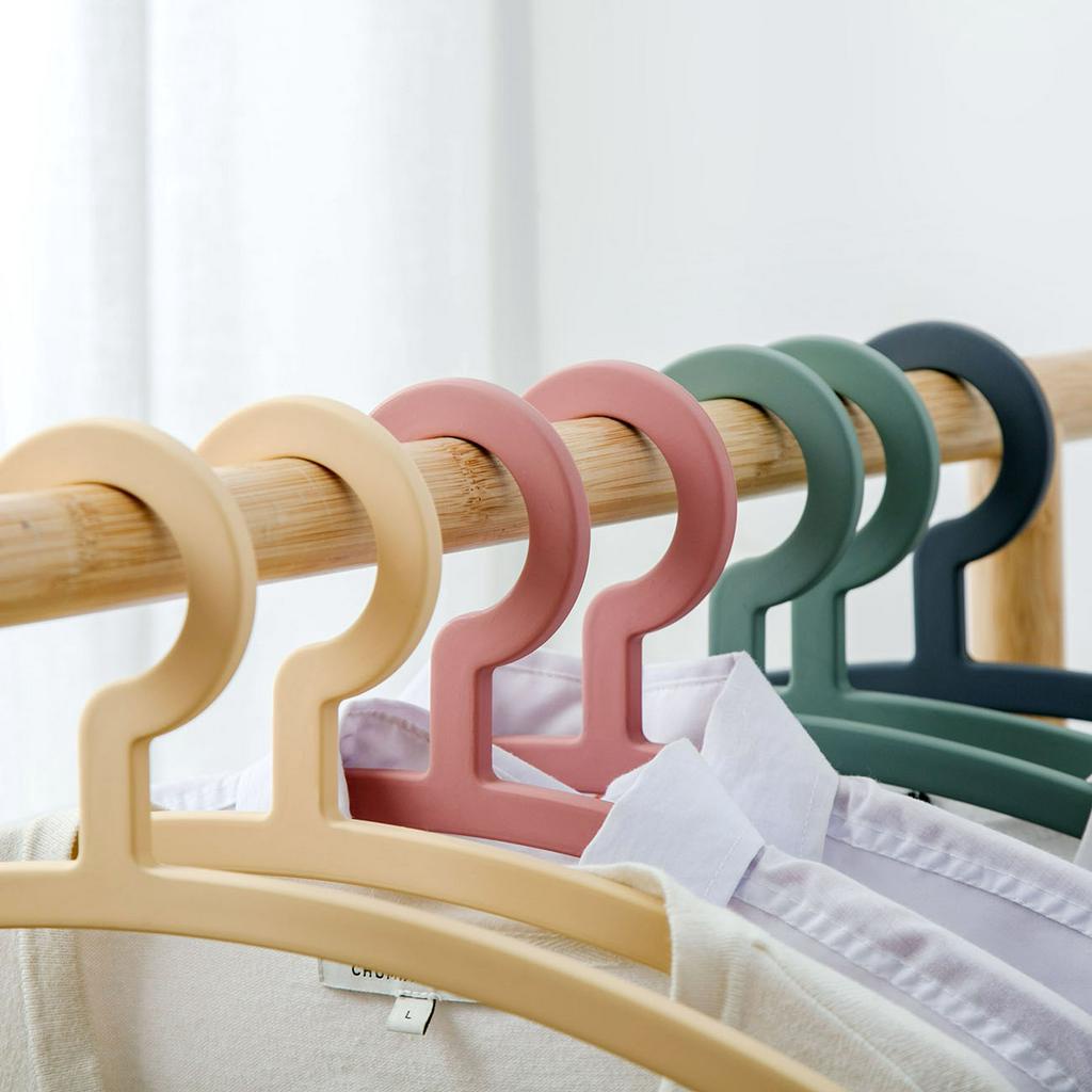 Set 5 Móc Nhựa Treo Quần Áo Chống Trượt Tiện Lợi