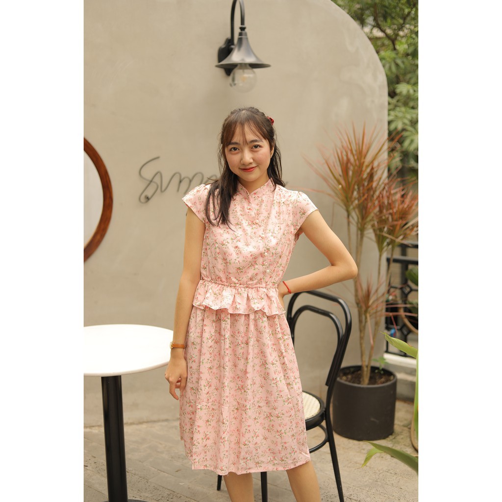 Váy lụa hoa hồng cổ tàu đính ngọc