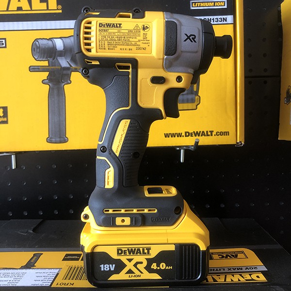 Máy bắt vít pin Dewalt DCF 887 . Bảo hành chính hãng 3 năm - Free ship