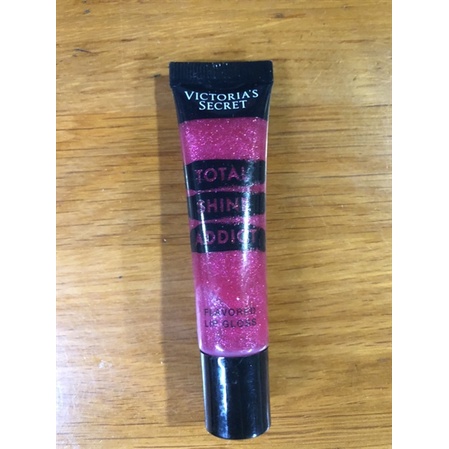 Son Dưỡng Bóng Victoria’s Secret Total Shine Addict Flavored Lip Gloss - Punchy (Mỹ)