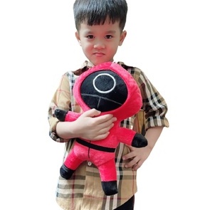 lính canh gác Squid Game size 35cm và 50 cm, trò chơi con mực siêu dễ thương