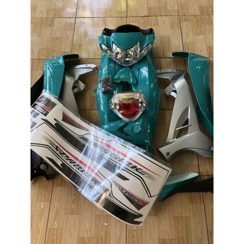 Dàn áo Sirius màu ngọc lục bảo bạc tặng choá đèn, đèn lái, ốc và tem như hình xe😍