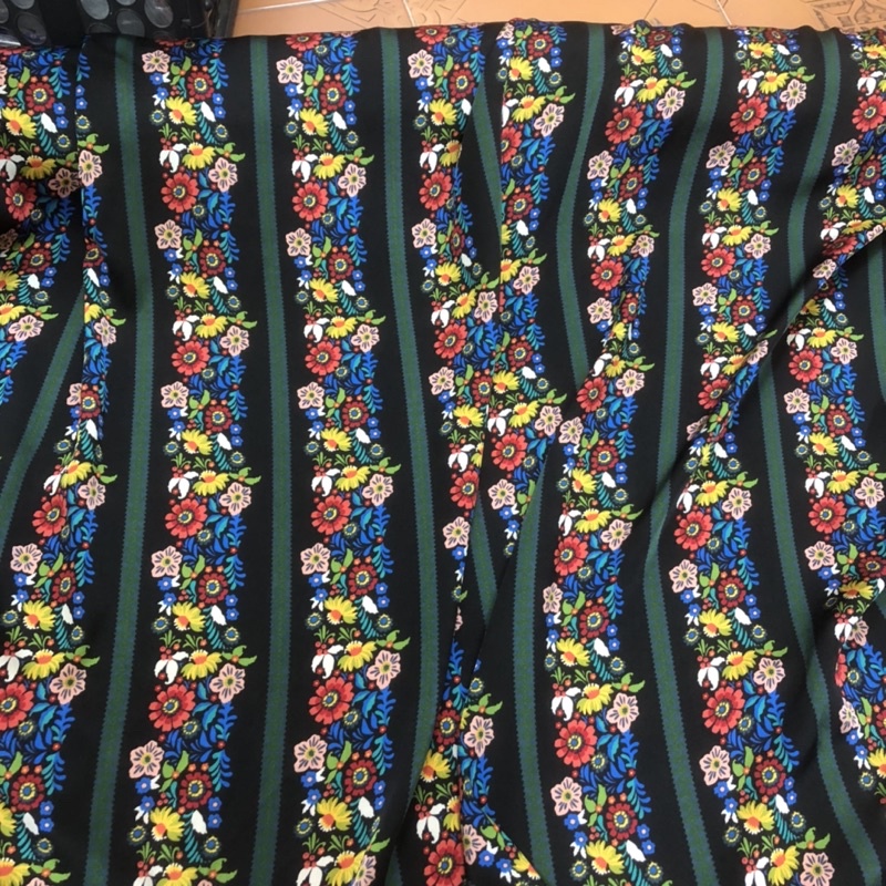 Vải Lụa Satin Hoạ Tiết Loại Đẹp Mềm Co giãn, May Không Cần Lót Khổ Vải 1.5m