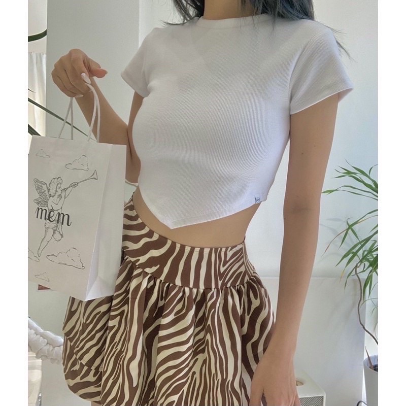 ÁO CROPTOP TAY NGẮN VẠT NHỌN