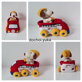 Gấu bông Snoopy chạy xe
