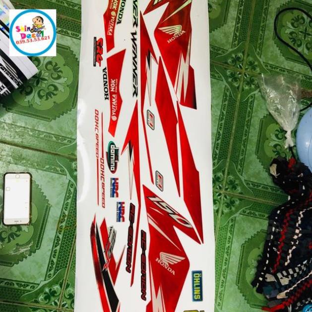 Tem rời winner đỏ đen chất liệu Crom cao cấp.Có shop bán Crom giả ae lưu ý.