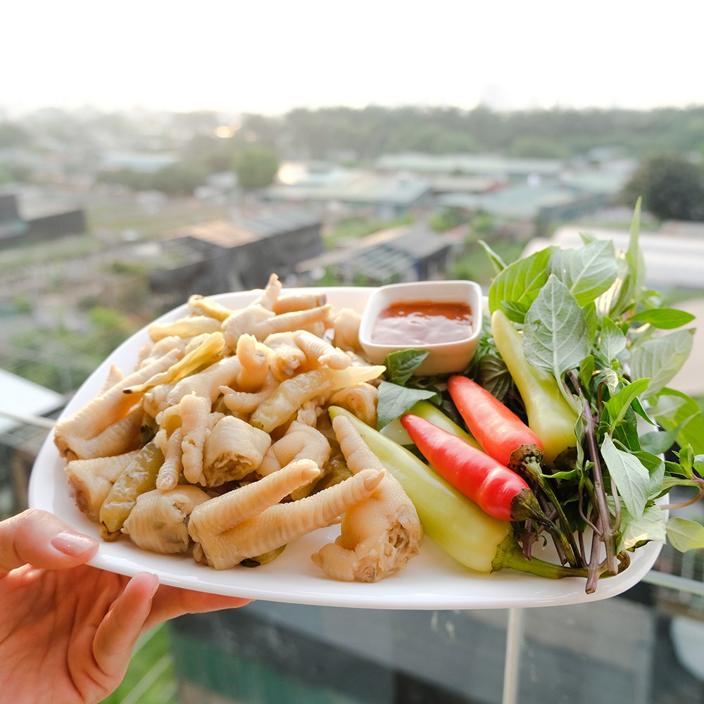 Đồ Ăn Vặt Việt Nam Chân Gà Siêu Cay VuVu Muối Ớt Bếp Cô Hồng Gói 125g | BigBuy360 - bigbuy360.vn