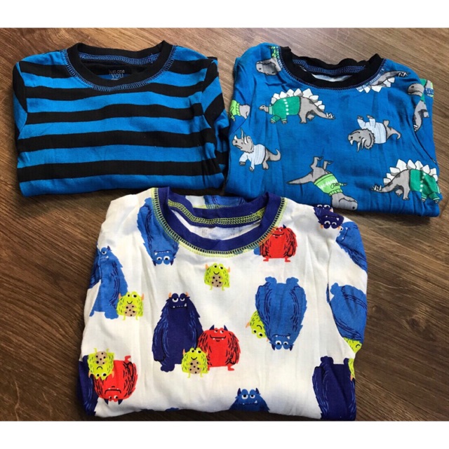 Áo Carter's dư bé trai