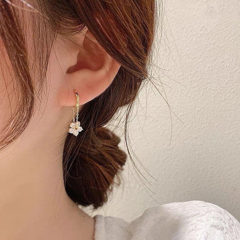 Bông tai xi mạ vintage sang trọng cổ điển