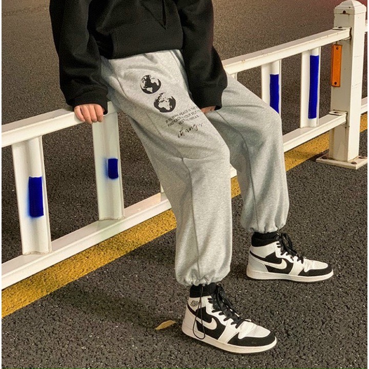 Quần nỉ ống rộng in họa tiết cực hot, có thể mặc kiểu jogger dây rút thời trang, chất nỉ mềm mịn