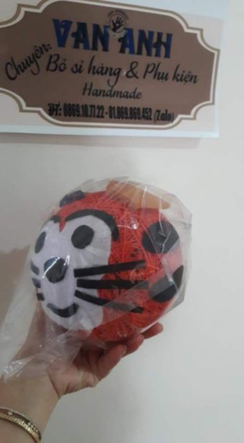 Lồng đèn bằng len