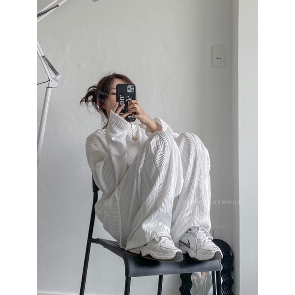 Wave Pants - Quần suông dài vải gợn sóng Hàn - Remmus.vn